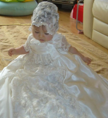 Little Darlings G2090 Olivia Christening Robe and Bonnet in pure silk